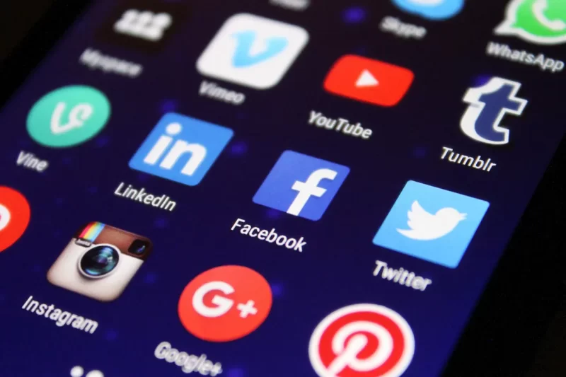 Cómo utilizar las redes sociales para mejorar su presencia en línea